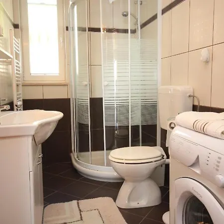 Apartment Apartments By The Sea Rovinj - 3373